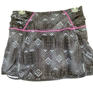 Athleta Black & Gray Geometric Active Skort with Pink Stitching